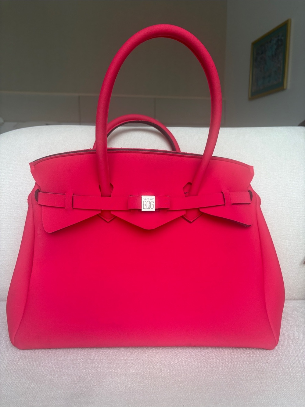 Elegant Structured Satchel Handbag in Vibrant Pink